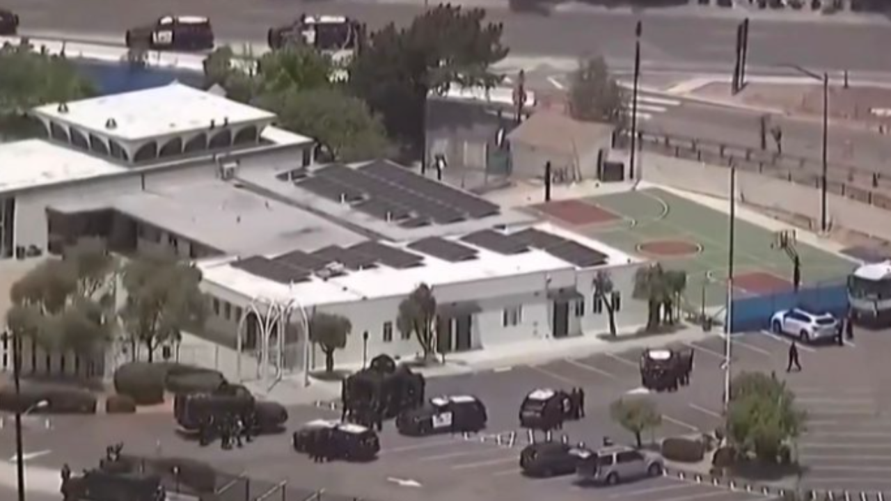 Ataque contra mesquita na Califórnia é tratado como possível crime de ódio e levanta preocupação sobre radicalização nos EUA