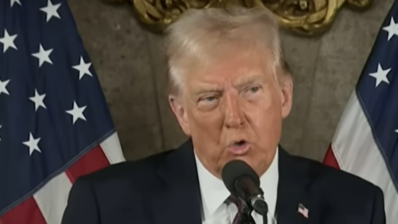 Novo passaporte comemorativo dos EUA destaca imagem de Trump e traz mensagem para visitantes