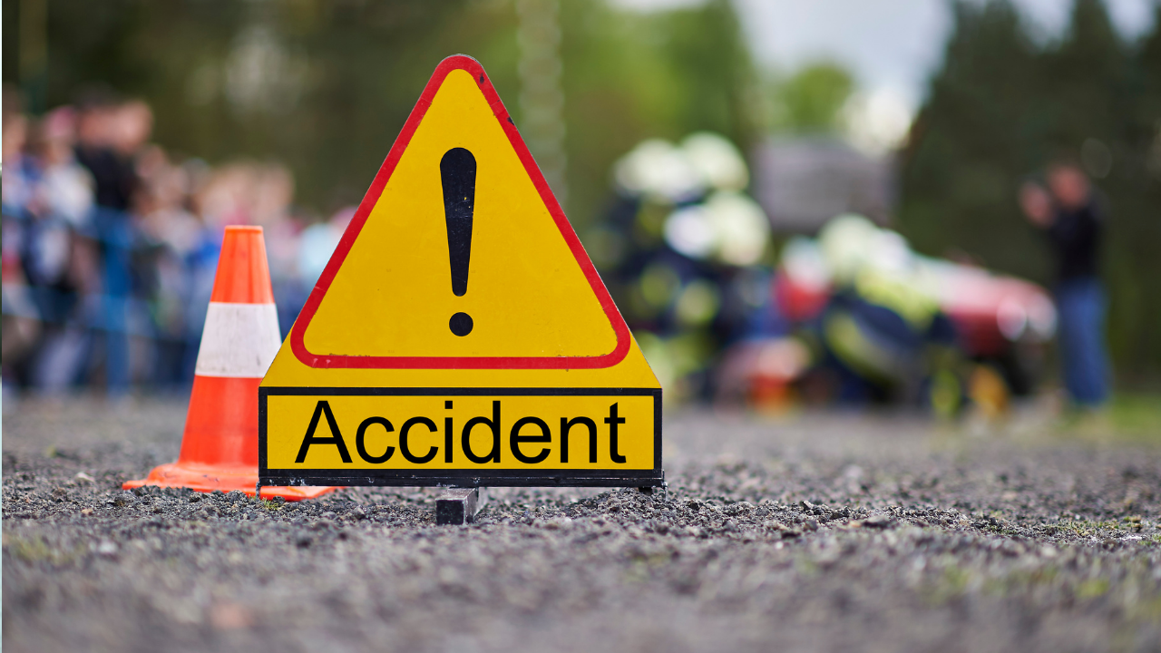 Homem dirige na contramão na I-93, provoca sequência de colisões e motorista morre em Massachusetts