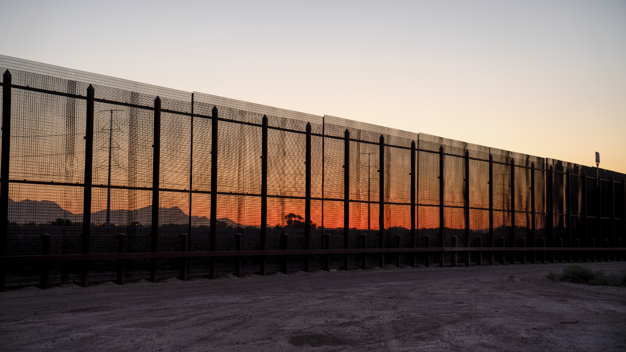 Tribo indígena do Arizona aciona Justiça para barrar novo muro na fronteira dos EUA