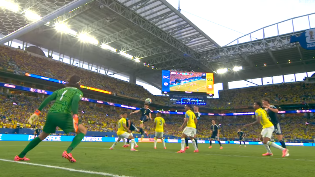 Brasil goleia a Escócia, Neymar retorna e Seleção avança em primeiro na Copa do Mundo