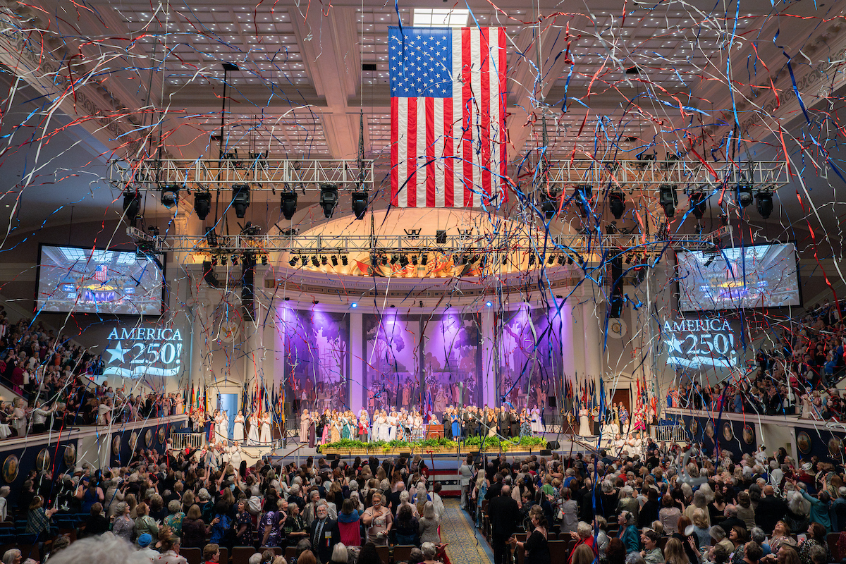 Quase 5 mil mulheres participam em Washington de congresso nacional que celebra história, patriotismo e os 250 anos da independência dos EUA