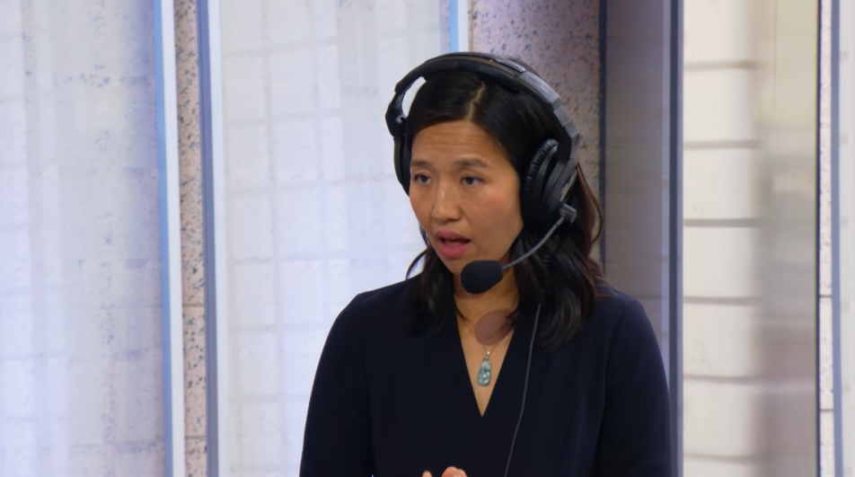Grupo católico critica Michelle Wu após declarações sobre cuidados de afirmação de gênero