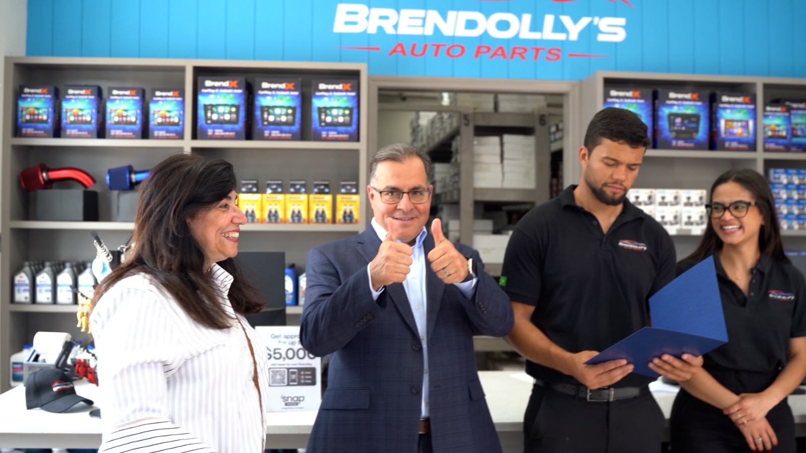 Brendolly’s Auto Parts é inaugurada em Everett com presença do prefeito Robert J. Van Campen e autoridades locais