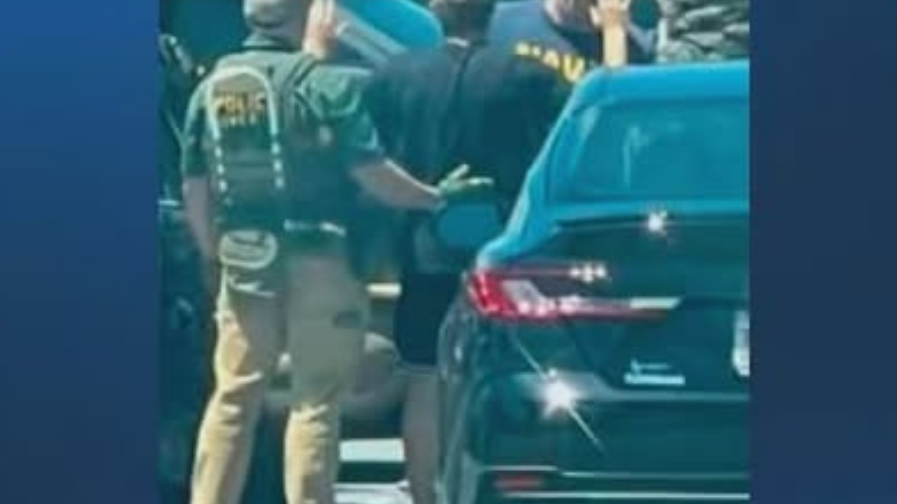 Brasileiro é preso pelo ICE em estacionamento de Walmart diante do filho e caso repercute em Massachusetts