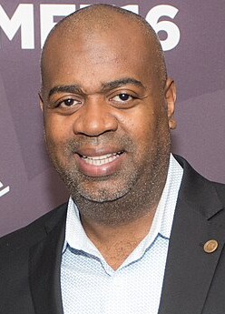 Prefeito de Newark comemora decisão do Citizens Bank de romper vínculos com rede de prisões imigratórias