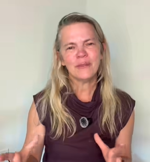 Vencedora do Immigrant Reality afirma que ainda não recebeu prêmio de US$ 100 mil e faz duras críticas aos organizadores