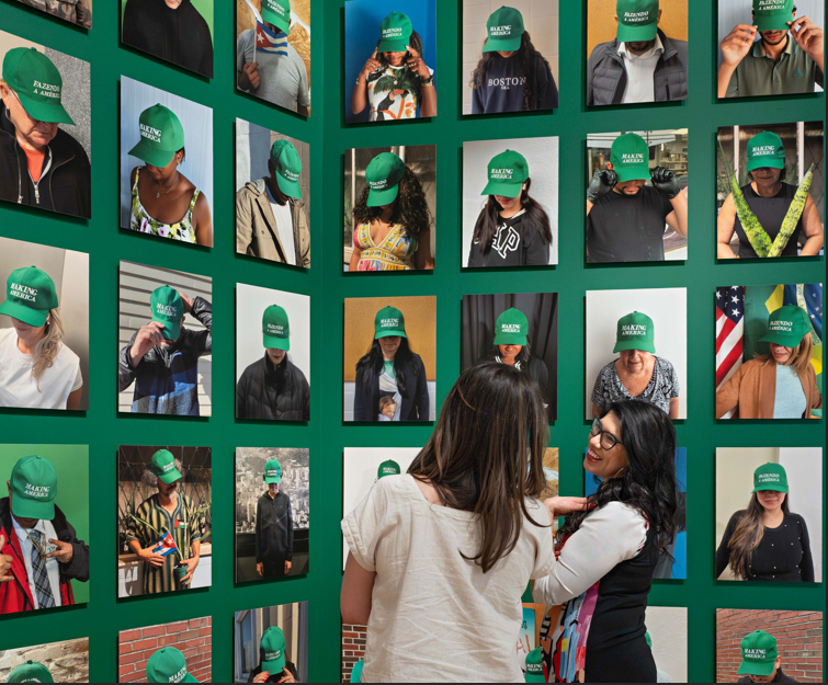 Exposição em Boston destaca memória e imigração brasileira nos Estados Unidos