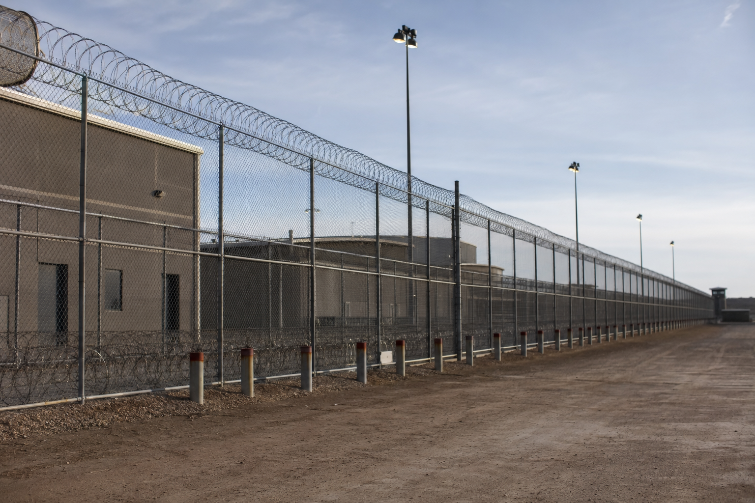 EUA compram dois grandes centros de detenção de imigrantes na Califórnia por US$ 1,47 bilhão