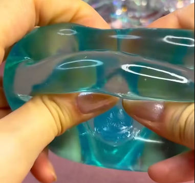 Brinquedo viral no TikTok acende alerta após causar queimaduras em crianças