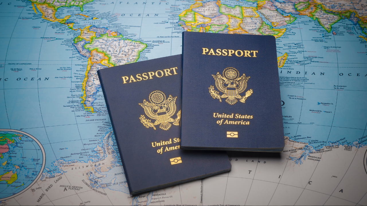 Passaporte comemorativo com imagem de Trump será distribuído em todo os Estados Unidos após alta procura