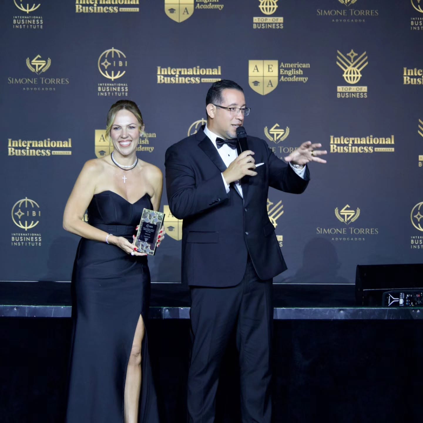 Brasileiros recebem prêmio na Itália e conquistam reconhecimento internacional no Top of Business 2026, em Roma