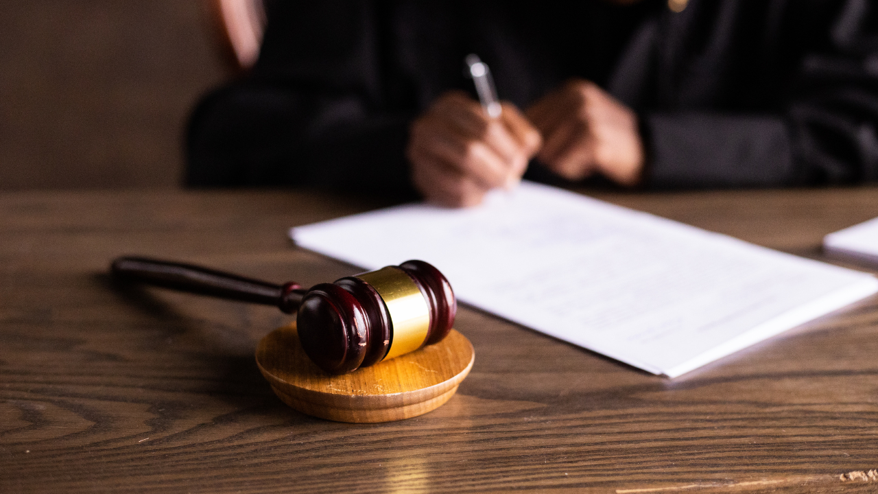 Tribunal dos EUA barra restrição e determina retomada de processos de imigração para brasileiros
