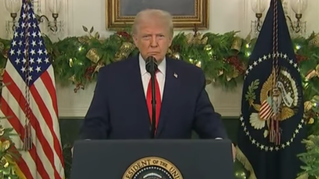 Justiça dos EUA suspende nova tentativa de Trump de limitar cidadania por nascimento