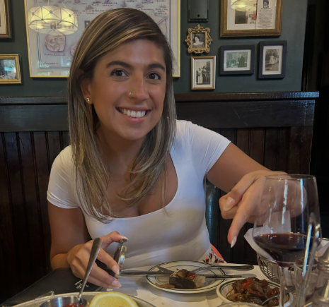 Brasileira avança para eleição geral e busca novo mandato como deputada em Massachusetts
