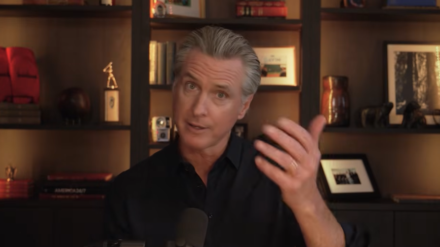 Newsom veta novamente projeto que permitiria a estudantes indocumentados trabalhar em universidades da Califórnia