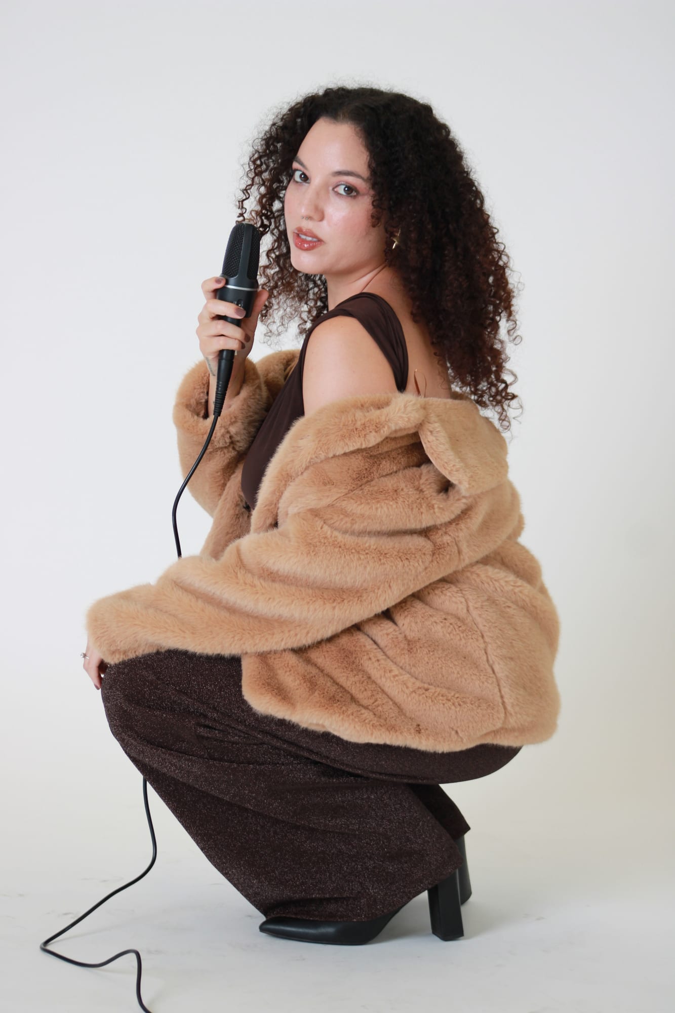 Com mais de 1 bilhão de streams como compositora, Tállia inicia nova fase como cantora nos EUA