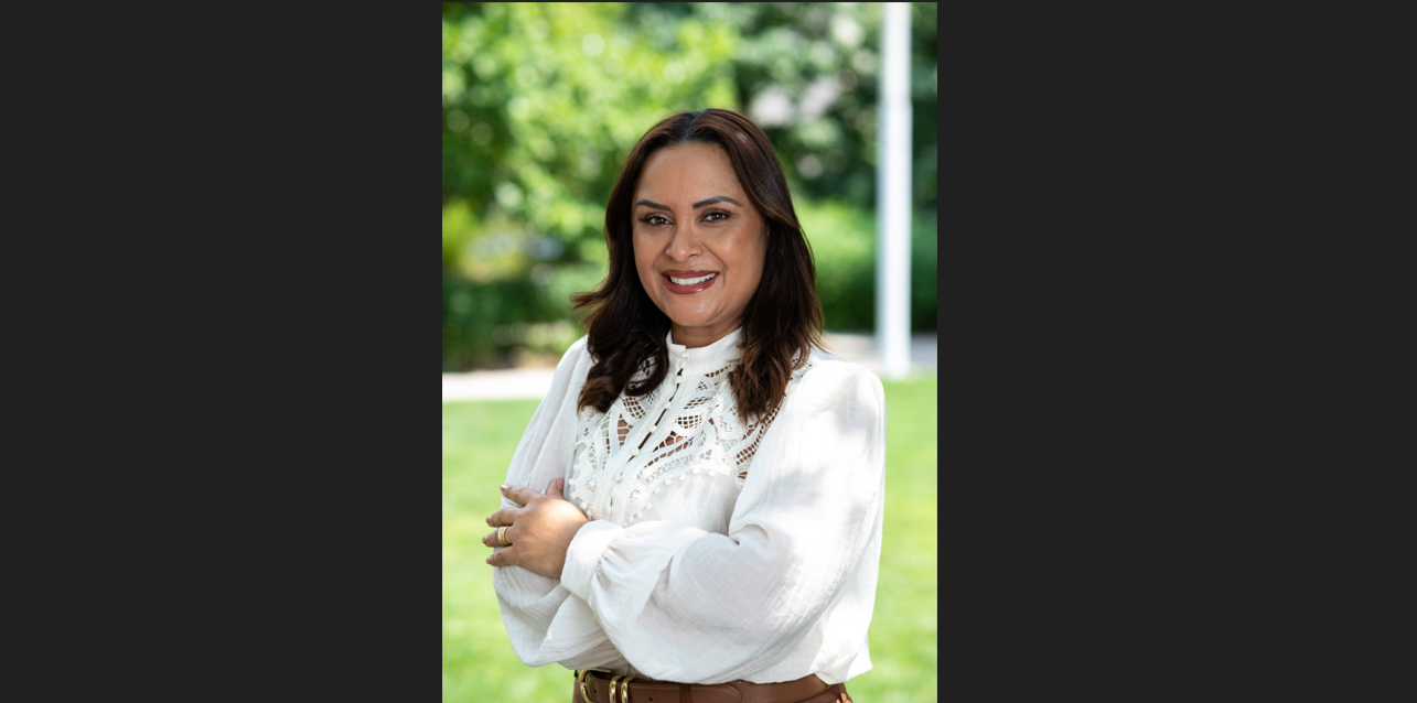 Duda Santana oferece cuidados especializados para a saúde e o bem-estar dos pés em Everett