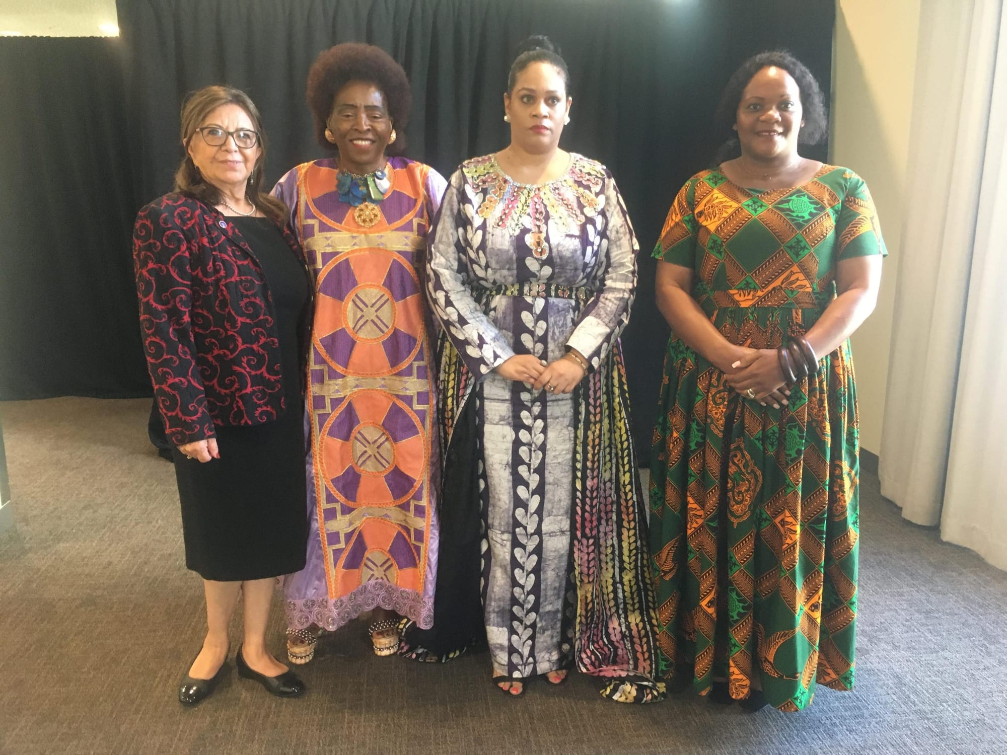 Coluna Denny: UNITED NATIONS AFRICAN MOTHERS ASSOCIATION