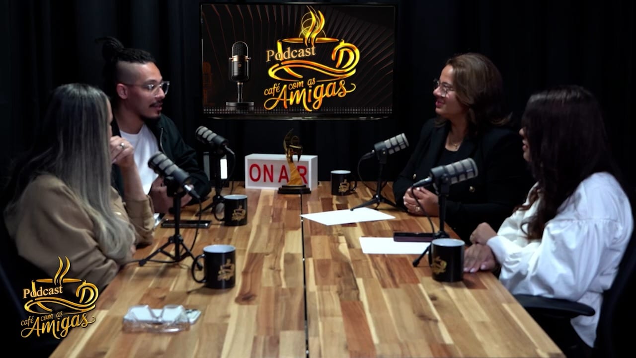Elaine Marchi e Maefe Compartilham Histórias de Fé, Música e Produção Musical no Podcast Café com as Amigas