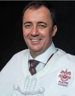 Reitor de universidade brasileira morre após ser atingido por estrutura arrancada pelo vento no Arizona
