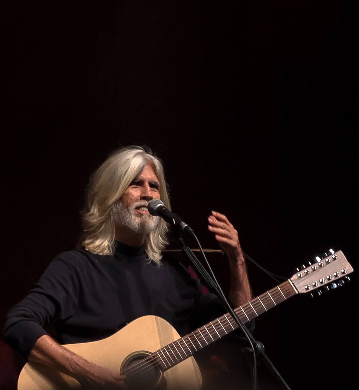 Coluna Joacles: Oswaldo Montenegro: aos 70 anos, ele dança conforme as suas próprias músicas