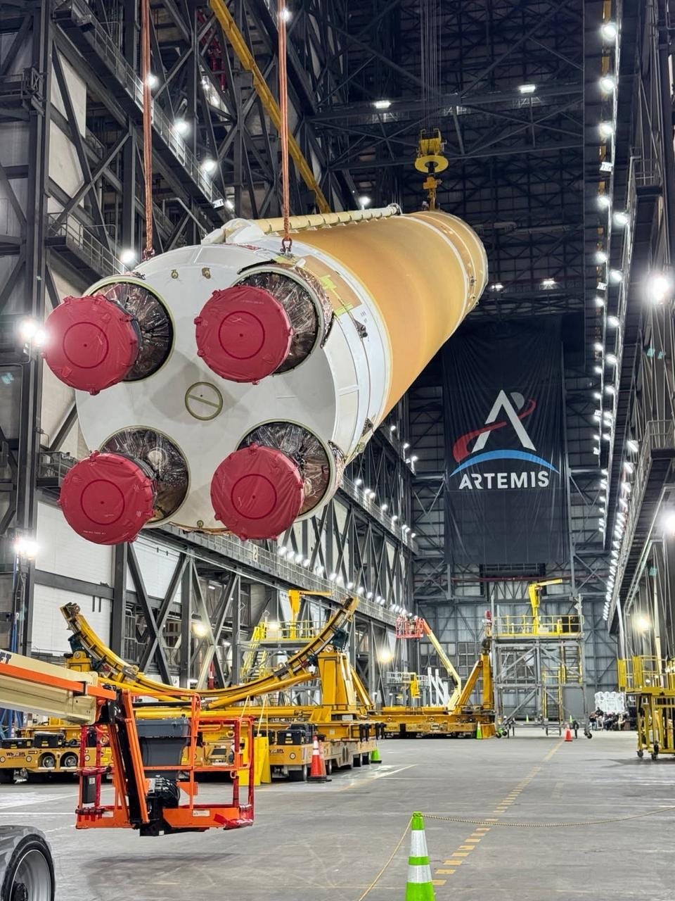 Coluna Espaço: Por Que Estamos em uma Nova Corrida Espacial?