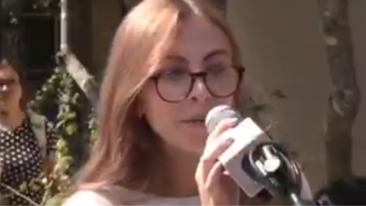 Filha de brasileira gera polêmica ao recitar poema sobre assassinato de Charlie Kirk